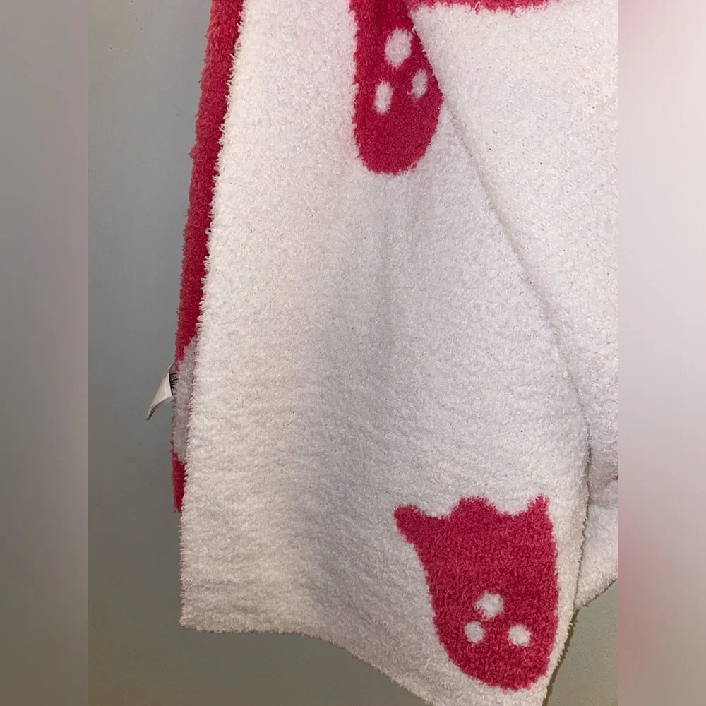 Ghost Blanket Pink Very Soft White Throw NWT Cupcakes Cashmere Halloween Boo